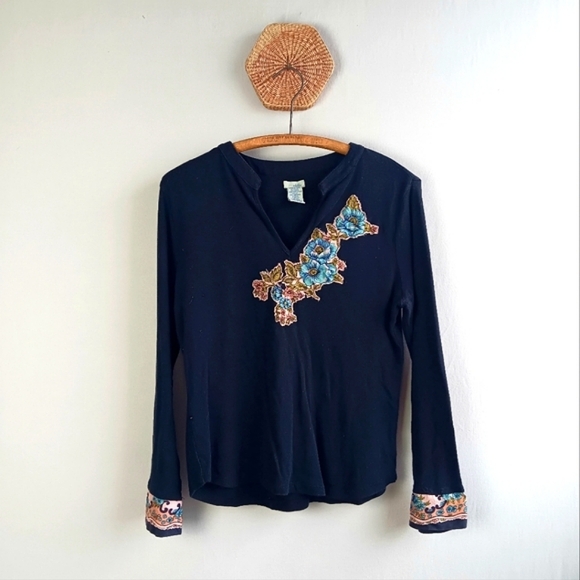 Anthropologie Tops - Vtg Anthropologie Odille 00s Y2K Black Knit Tee Silk Floral Applique Size L